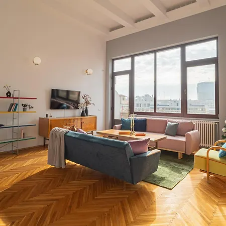 Spacious 3br Atrium Penthouse, Balcony, Cismigiu דירה *