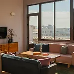 شقة Spacious 3br Atrium Penthouse, Balcony, Cismigiu *