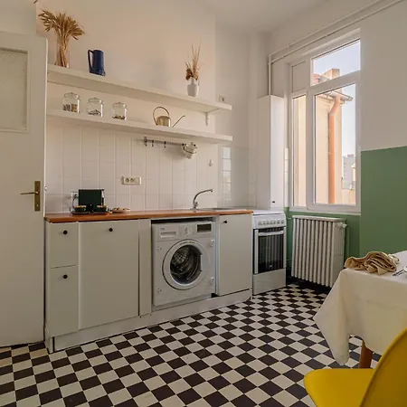 Spacious 3br Atrium Penthouse, Balcony, Cismigiu * Bukarest