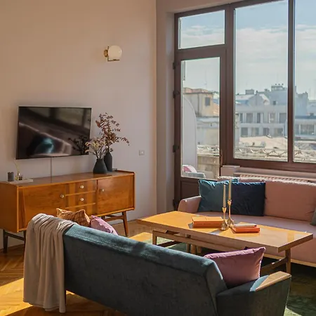 דירה Spacious 3br Atrium Penthouse, Balcony, Cismigiu בוקרשט
