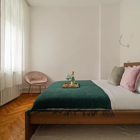 Apartment Spacious 3br Atrium Penthouse, Balcony, Cismigiu Bucharest