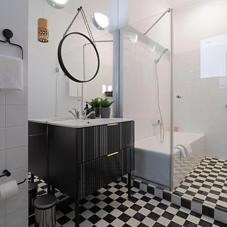 דירה Spacious 3br Atrium Penthouse, Balcony, Cismigiu *