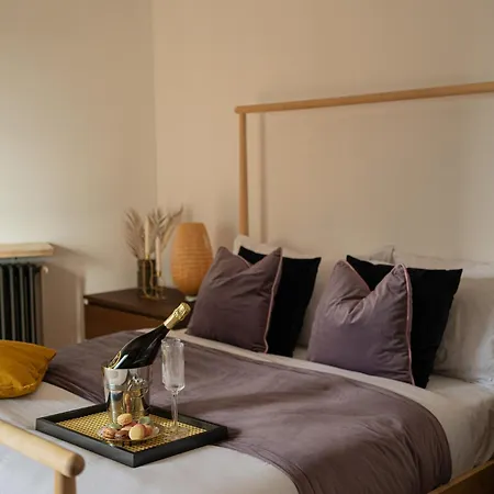 Spacious 3br Atrium Penthouse, Balcony, Cismigiu דירה