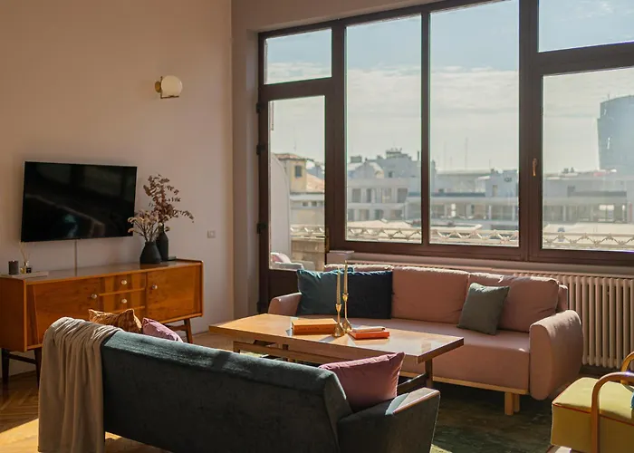 דירה Spacious 3br Atrium Penthouse, Balcony, Cismigiu *