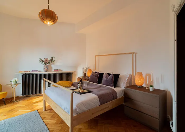 شقة Spacious 3br Atrium Penthouse, Balcony, Cismigiu *