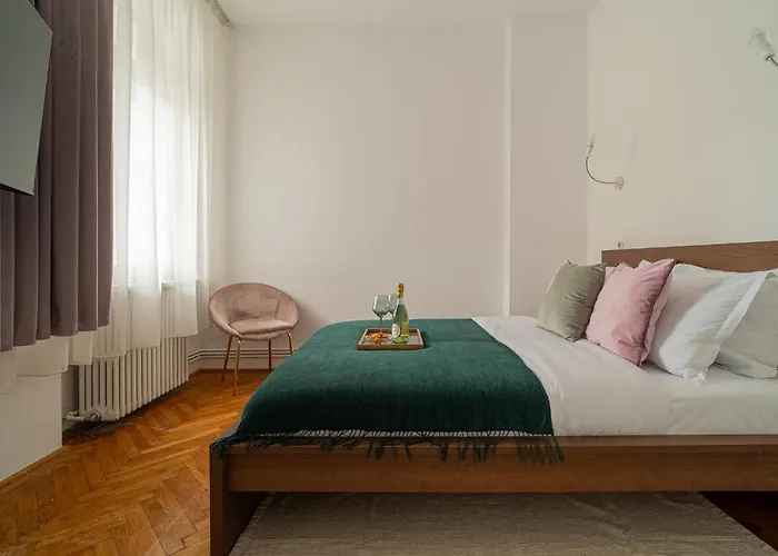 شقة Spacious 3br Atrium Penthouse, Balcony, Cismigiu بوخارست