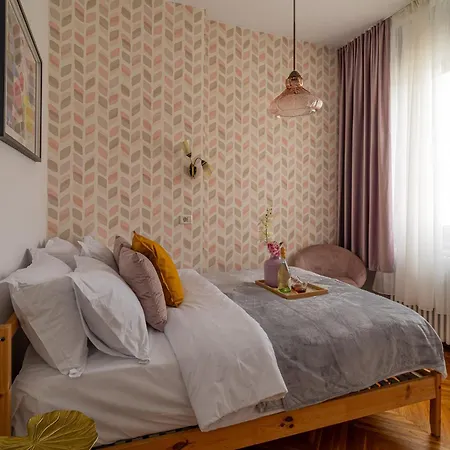 Appartement Spacious 3br Atrium Penthouse, Balcony, Cismigiu