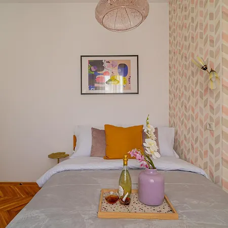 Spacious 3br Atrium Penthouse, Balcony, Cismigiu Appartamento