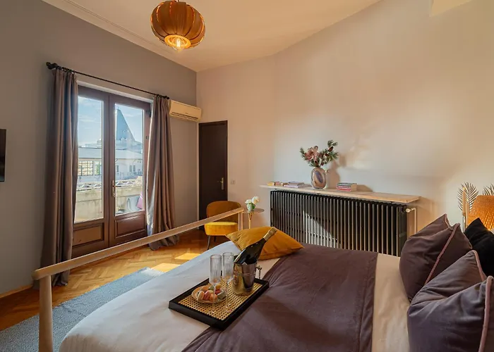 Spacious 3br Atrium Penthouse, Balcony, Cismigiu Bukarest