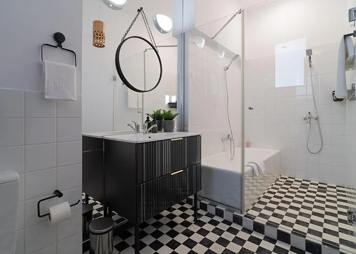 Apartment Spacious 3br Atrium Penthouse, Balcony, Cismigiu *