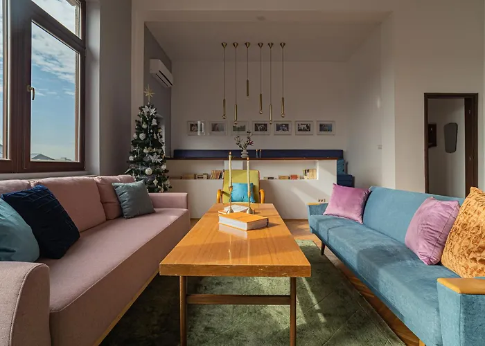 Spacious 3br Atrium Penthouse, Balcony, Cismigiu Lejlighed *